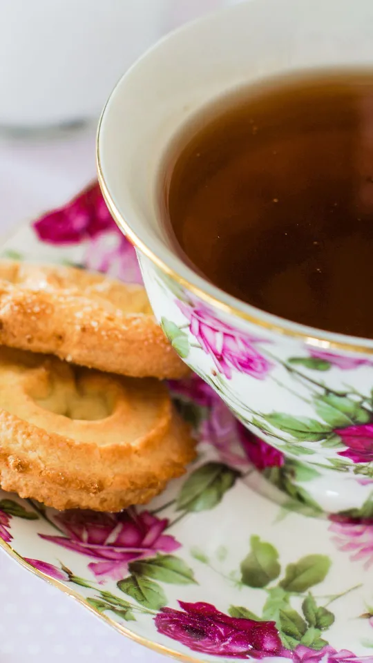Tazza di tè con biscotti